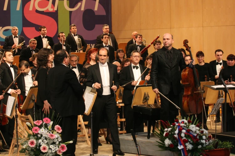 Русенска филхармония I Емил Табаков I Тим Хю